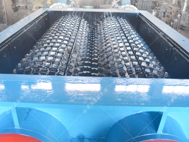 2PLF50/150型強(qiáng)力雙齒輥破碎機(jī)發(fā)往山西太原破煤