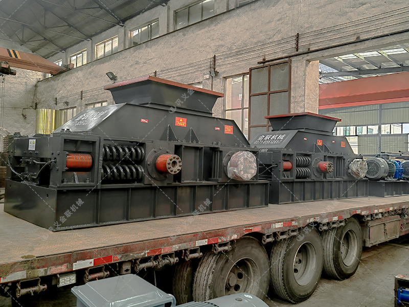 時(shí)產(chǎn)100噸瓜米石對輥制砂機(jī)有哪些型號？價(jià)格多少？