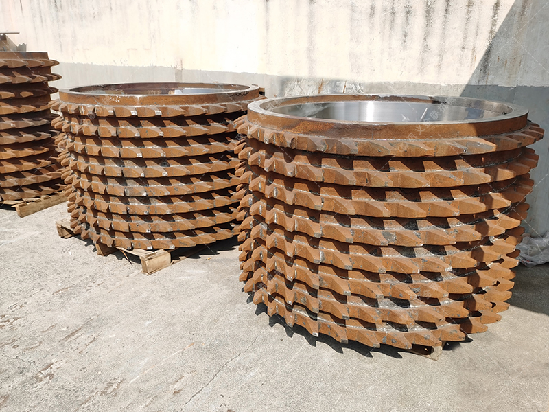 狼牙破碎機(jī)是什么設(shè)備？在哪些行業(yè)中有廣泛應(yīng)用？