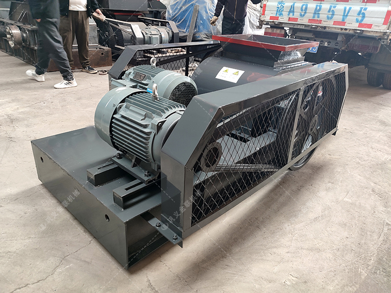 雙齒輥破碎機(jī)，如何解決大塊物料破碎的困擾？