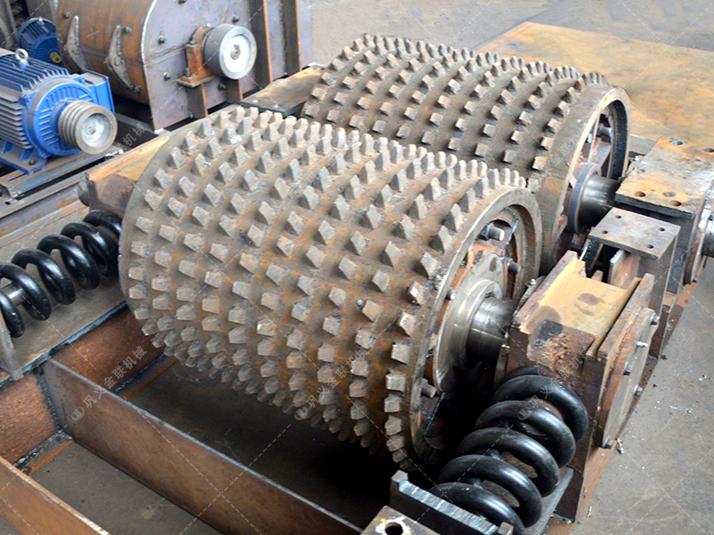 煤礦作業(yè)環(huán)境惡劣，雙齒輥破碎機在耐用性與可靠性上做了哪些文章？