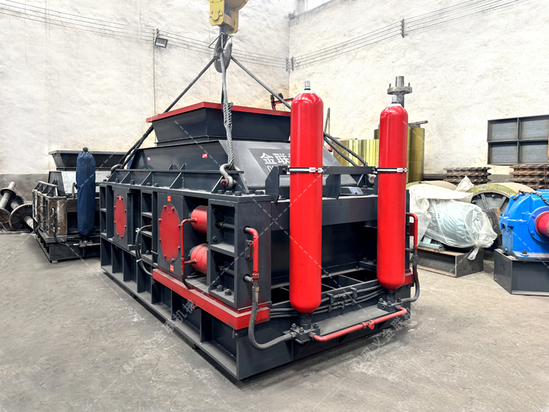 高硬度物料制砂效率低、損耗大？對輥破碎機(jī)輕松實現(xiàn)“流暢高產(chǎn)”